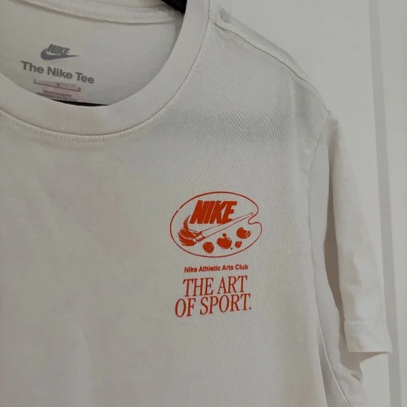 The NIKE Tee The Art of Sport T-shirt - Picture 2 of 3